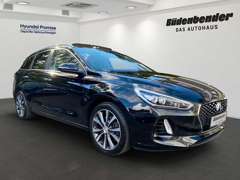 Hyundai i30 cw Premium 'Panoramaglasdach, Navigation'