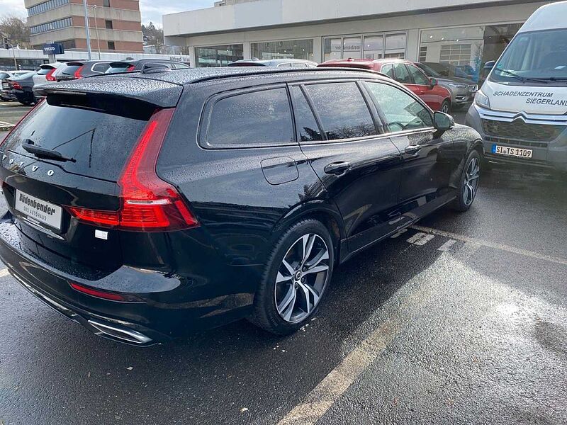 Volvo V60 R-Design Recharge Plug-In Hybrid AWD