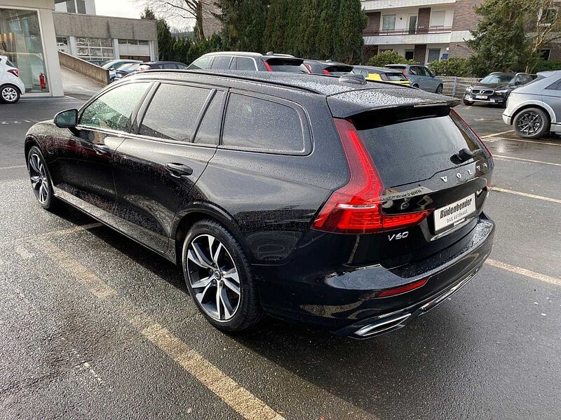 Volvo V60 R-Design Recharge Plug-In Hybrid AWD